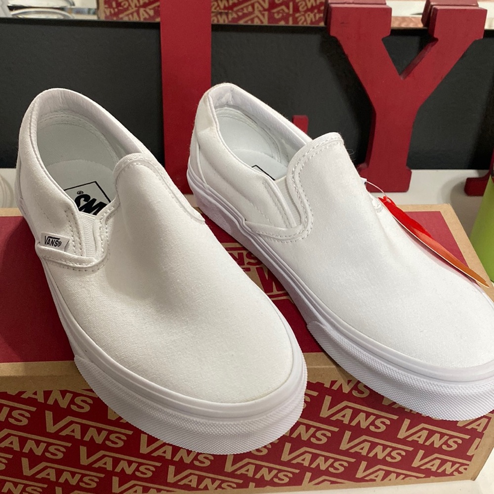 Vans White classic slip on!